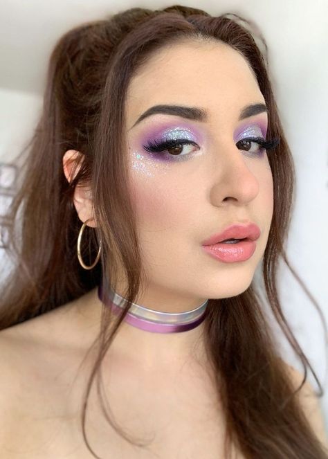 Lavender Rave Makeup, Rave Inspired Makeup, Colorful Party Makeup, Pastel Glitter Makeup, Music Festival Eye Makeup, Holo Eye Make Up, Cute Festival Makeup, Iridescent Make Up, Purple Iridescent Makeup