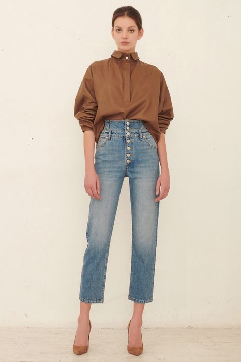 Runway 2020, Fall Winter Fashion Trends, Pre Fall Fashion, Jeans Trend, Spring Summer Fashion Trends, Fall Runway, Indian Fashion Trends, Casual Fashion Trends, Camila Morrone