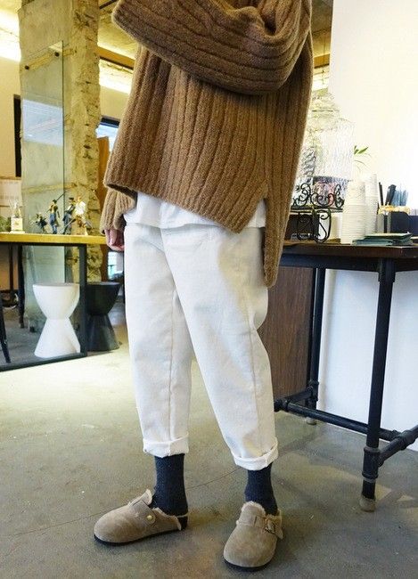 Adrette Outfits, Birkenstock Outfit, Outfit Vintage, Mode Casual, 가을 패션, Mode Inspiration, Looks Style, White Pants, Outfits Casuales