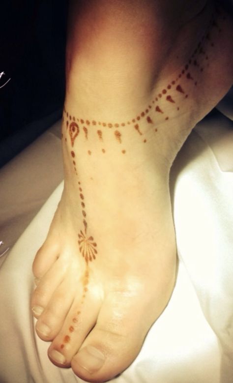 Henna Anklet Design, Easy Henna Ideas Simple Leg, Anklet Mehendi Designs, Henna On Chest For Women, Henna For Feet Designs, Henna Foot Designs Simple, Henna Body Designs, Henna Ideas Leg, Henna On Ankle