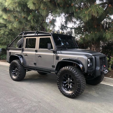 CarLifestyle on Instagram: “Can you name this truck? 🤔 With @rdbla #RDBLA #carlifestyle” Custom Luxury Cars, Land Rover Defender Custom, Land Rover Defender Pickup, Land Rover Off Road, Land Rover Defender 130, Jimny Suzuki, Trucks Lifted Diesel, Defender 130, Hors Route