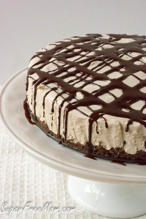 Sugar Free Coconut Recipes: No Bake Sugar Free Coffee Cheesecake Sugar Free Coffee, Dessert Restaurant, Low Carb Cheesecake Recipe, Coffee Cheesecake, Chocolate Crust, Low Carb Cheesecake, Thm Desserts, Keto Cheese, Sugar Free Low Carb