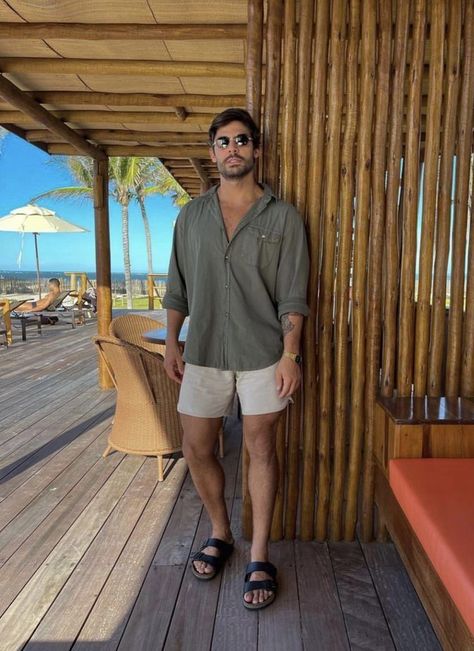 What Is Queit Luxury ? #mensclothing #mensfashion #mens #menswear #menstyle #fashion #summeroutfitsmen #fashiontrend #fashiontrendsoutfits. https://whispers-in-the-wind.com/10-summer-outfits-for-men-your-capsule-wardrobe/?summer Mens Vacation Outfits, Vacation Outfits Men, Beach Outfit Men, Ibiza Outfits, Classy Outfits Men, Mens Summer Outfits, Mens Casual Outfits Summer, Europe Outfits, Italy Outfits