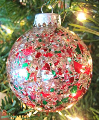 crushed up a green ball & a red ball, coated the inside of a clear ball with Glossy Mod Podge, poured in the crushed balls, swirled around & let dry. Viola! Old is new again. Home Made Christmas Ornaments Glass Balls, Diy Christmas Ornaments Clear Glass Ball, Diy Christmas Ornaments Glass Nail Polish, Clear Ornaments Diy Homemade Christmas Glass Ball, Magnet Balls, Diy Christmas Glitter Ornaments Glass Ball, Glass Christmas Balls, Flashback Friday, Red Ball