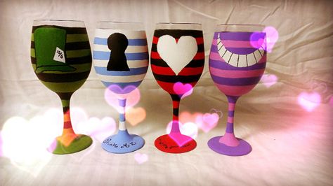 Alice in Wonderland inspired hand painted wine by AWhimsicalHoot, $60.00 Alice In Wonderland Crafts, Alice In Wonderland Room, Deco Disney, Alice In Wonderland Tea Party Birthday, Alice Tea Party, Mad Hatter Party, Alice In Wonderland Birthday, Alice Wonderland, Wine Glass Crafts