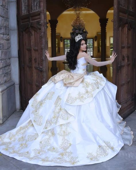 Mariachi Quinceanera, White Quince Dress, Mariachi Quinceanera Dress, Quince Dresses Charro, Mexican Quinceanera Dresses, Quinceanera Themes Dresses, Charro Quinceanera Dresses, White Quinceanera Dresses, Quinceanera Dresses Gold