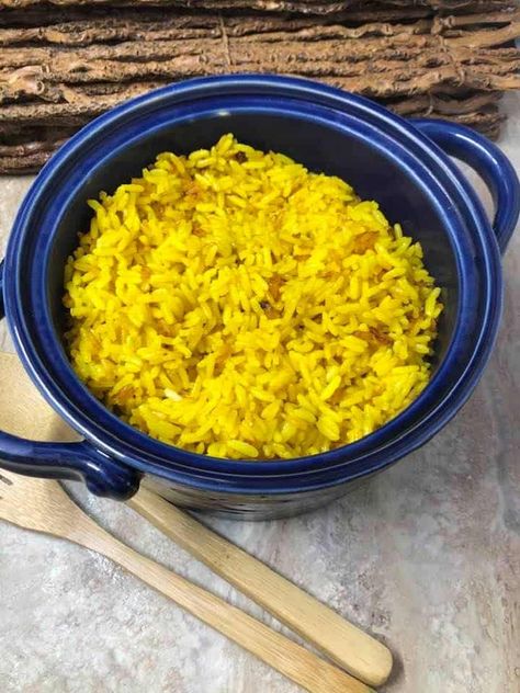 Instant Pot, Goya Spanish Style Yellow Rice - Fork To Spoon Rice In Instant Pot, Rice In Crockpot, Rice Dishes Easy, Yellow Rice Recipes, Rice On The Stove, Spanish Rice Recipe, Seared Chicken Breast, Fancy Dishes, Easy Chicken Breast