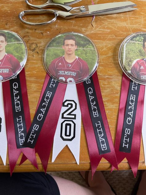 Sport Buttons For Moms, Brag Buttons Diy, Senior Night Buttons For Moms, Senior Button Ideas, Spirit Buttons Diy, Senior Night Lacrosse Ideas, Senior Baseball Night Ideas, Booster Club Ideas, Baseball Senior Night Ideas