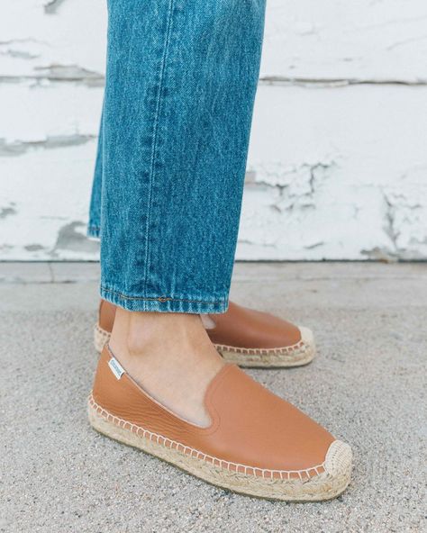 Platform Espadrilles Outfit, Espadrilles Outfit, Soludos Espadrilles, Young Women Fashion, Simple Shoes, Slip On Espadrilles, Sandals Outfit, Wedge Espadrilles, Platform Espadrilles