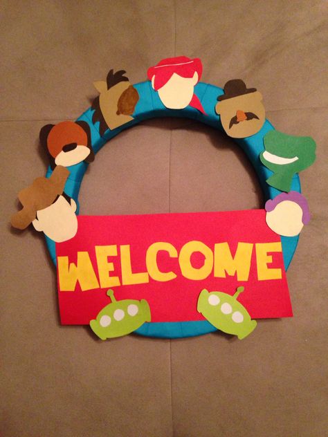 Toy Story Welcome Sign! Toy Story Door Hanger, Toy Story Door Decorations Ra, Toy Story Door Decorations Classroom, Toy Story Classroom Door, Welcome To Class Aesthetic, Toy Story Classroom Theme, Toy Story Aesthetic, Peta Pikiran, Toy Story Room