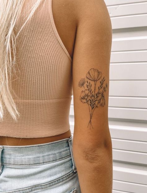 Tricep Women Tattoo, Flower Tattoo On Tricep, Above Elbow Tattoos For Women Flowers, Flower On Back Of Arm Tattoo, Tricep Flower Tattoo Women, Flower On Back Of Arm, Back Of Elbow Flower Tattoo, Tatoos Above The Elbow, Tattoo Inspo Minimalist