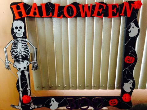 Halloween Selfie Frame, Halloween Photobooth Idea, Halloween Photobooth, Halloween Photo Frames, Marcos Halloween, Photo Bebe, Halloween Fiesta, Photobooth Ideas, Alien Party