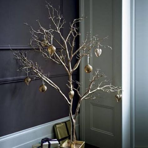 How to decorate your Christmas tree | Christmas | Interiors | Decorating Ideas | Red Online - Red Online Decorate Tree, Twig Christmas Tree, Decorate A Christmas Tree, Twig Tree, Minimal Christmas, Christmas Interiors, Winter Wonderland Christmas, Tree Garland, Simple Christmas Tree