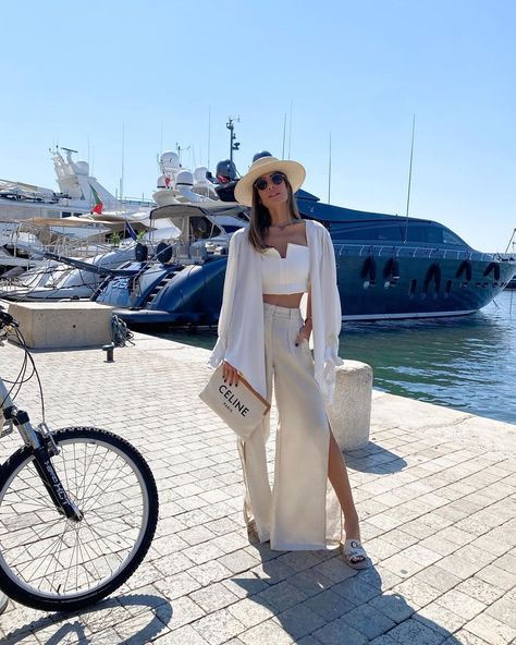 St Tropez Style, Formal Chic, Short Jeans, French Riviera, Saint Tropez, Outfits Aesthetic, Love Me, Holiday Outfits, Get The Look