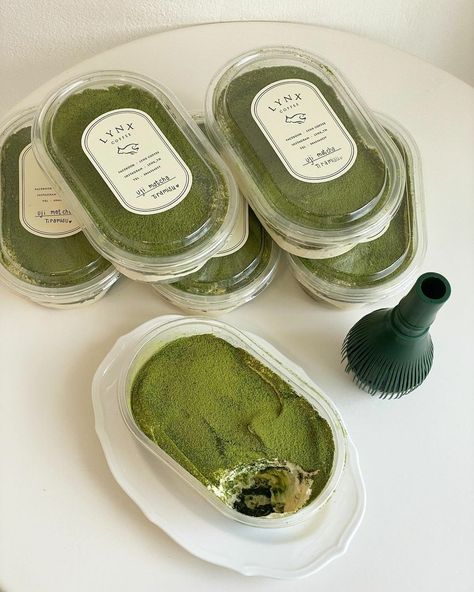 Matcha Tiramisu, Matcha Cafe, Matcha Dessert, Matcha Cake, Food Business Ideas, Dessert Packaging, Cafe Shop Design, Dessert Boxes, Bakery Packaging