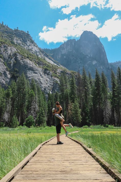 Yosemite National Park Yosemite National Park Photography Ideas, Yosemite National Park Picture Ideas, Yosemite National Park Outfit Summer, Yosemite Picture Ideas, Yosemite National Park Outfit, Yosemite National Park Aesthetic, Yosemite Aesthetic, Yosemite Photoshoot, Yosemite Outfit