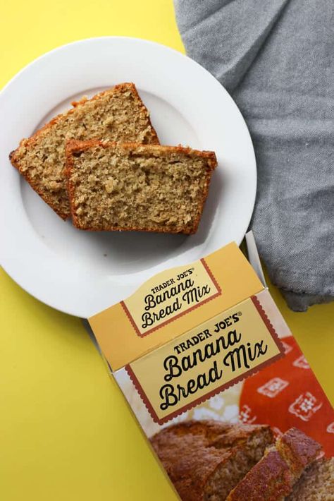 Trader Joe's Banana Bread Mix review #traderjoes Trader Joe’s Banana Bread, Trader Joes Bread, Banana Poster, Banana Protein Muffins, Joe Recipe, Trader Joes Recipes, Food Meals, Healthy Banana Bread, Best Banana Bread