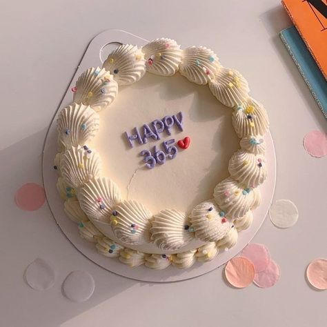 Kue Macaroon, Pinterest Cake, Pastel Cakes, Korean Cake, Simple Cake Designs, Simple Birthday Cake, Pretty Birthday Cakes, Cute Birthday Cakes, Little Cakes