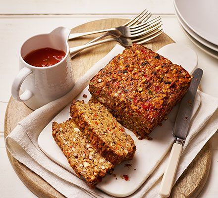 Nut roast Nut Roast Recipe, Vegetarian Loaf, Vegan Nut Roast, Roasted Nuts Recipe, Nut Roast, Nut Loaf, Vegetarian Christmas, Bbc Food, Roast Recipe