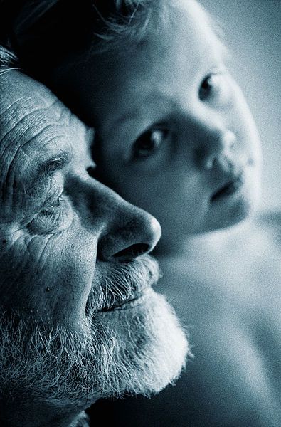 Old and Young Grandparents Photography, Rhapsody In Blue, Robert Burns, Newborn Shoot, Foto Art, Grandma And Grandpa, Circle Of Life, Old People, Portrait Poses