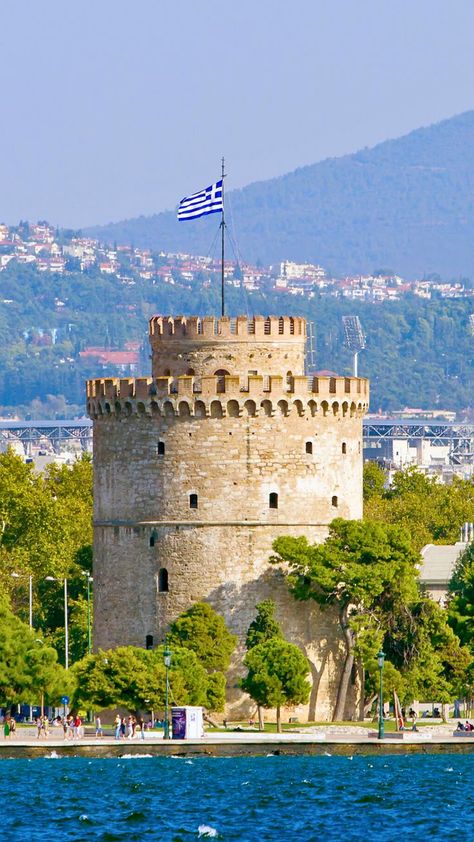 Dive into the vibrant culture of Thessaloniki! Explore must-visit attractions like the iconic White Tower and more. Ready for an unforgettable journey? Check out our blog for insider tips! 🏰🌟 #ThessalonikiAdventures #ExploreGreece Plan Day, Thessaloniki Greece, Awesome Food, Unusual Things, Alexander The Great, Thessaloniki, Concert Hall, Bike Tour, Iconic Landmarks