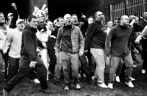 Football Firms, The Football Factory, Football Hooliganism, Red Star Belgrade, Ultras Football, Football Casuals, Uk Football, Football Fashion, Green Street