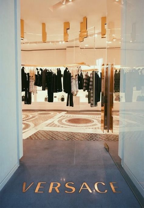 Luxe Life, Rich Girl, Gianni Versace, Luxury Life, Store Fronts, Go Shopping, Luxury Living, Luxury Lifestyle, Dream Life