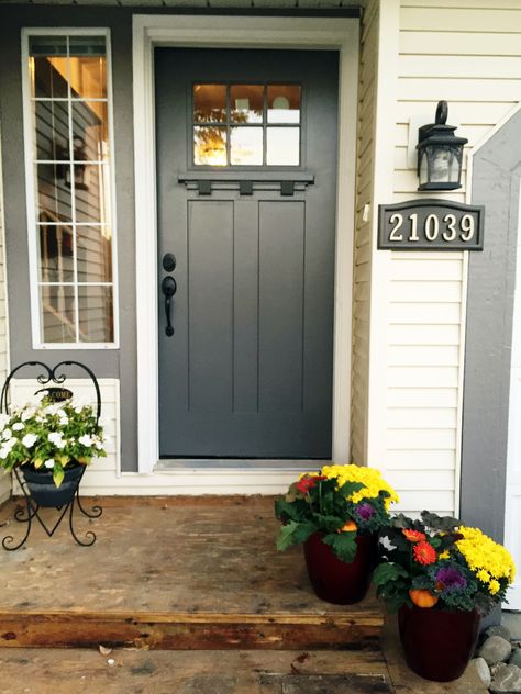 This was a front door replacement done by Windsor. It's a Craftsman-style smooth fiberglass door and dentil shelf, with a clear, 6-lite glass insert with external grid. This was a pre-hung unit using 6-9/16" jamb. Installation was done by our door shop's Dave. Door hardware: Windsor's Nottingham Collection. Leen/Kent Handleset. Craftsman Front Doors, Replacing Front Door, Front Door Ideas, Beautiful Front Doors, Farmhouse Front Door, Door Decorating, Modern Front Door, Farmhouse Front Porches, Front Door Entrance