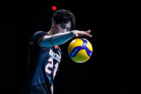 Ran Takahashi Volleyball, Volleyball Images, Volleyball Backgrounds, Ran Takahashi, Volleyball Photography, Japan Volleyball, Volleyball Wallpaper, Japan Volleyball Team, Volleyball Poses