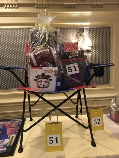 Tailgate Raffle Basket Ideas, Valentine Social, Auction Gift Basket Ideas, Fundraiser Baskets, Raffle Ideas, Room Parent, Raffle Basket, Giveaway Ideas, Pink Basket