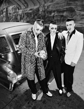 GoPsycho : PSYCHOBILLY & NEO ROCKABILLY Psychobilly Men, Psychobilly Aesthetic, Psychobilly Bands, Stage Presence, 1960s Outfits, White Dress Shoes, Psychobilly, Fifty Shades, Vintage Hairstyles