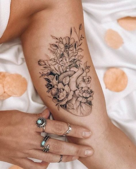 Real Heart Tattoos, Healthcare Tattoo, Heart Flower Tattoo, Anatomy Tattoo, Brain Tattoo, Anatomical Heart Tattoo, Nurse Tattoo, Heart Tattoo Designs, Up Tattoos