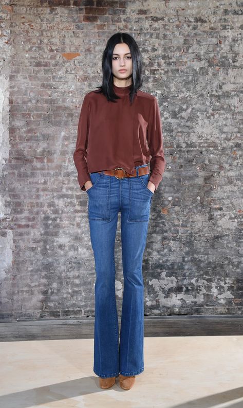 Flare Leg Jeans Outfit, What To Wear With Flare Jeans, Flare Jeans Winter, How To Wear Bootcut Jeans, Flare Jeans Outfit Spring, Flare Jeans Outfit Winter, Shoes To Wear With Flare Jeans, Flared Jeans Outfit Fall, Flare Jeans Fall