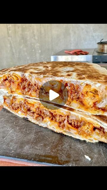 James Brown on Instagram: "Chili Cheese Crunchwraps are my families favorite dinner 🤩
.
#chili #crunchwrap #cooking #food" Blackstone Recipes, Crunch Wrap, Yum Recipes, Favorite Dinner, Chili Cheese, James Brown, Cooking Food, Grilled Meat, Tortillas