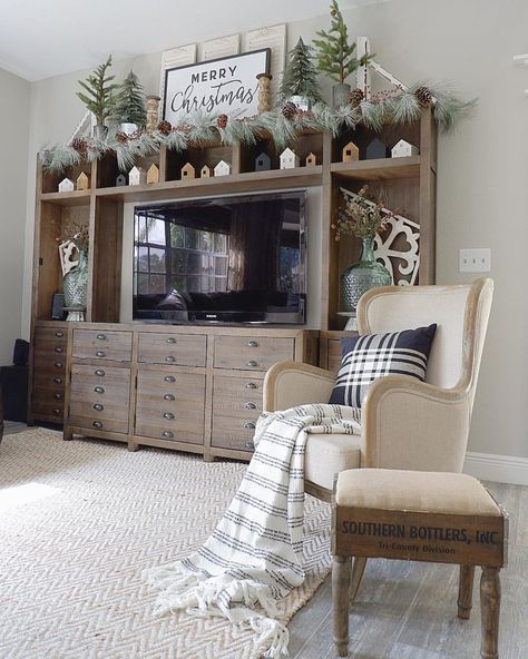 Ideas For Entertainment Center, Entertainment Center Living Room, Christmas Entertainment, Living Room Christmas Decor, Room Christmas Decor, Living Room Christmas, Tv Stand Decor, Living Room Entertainment Center, Entertainment Ideas