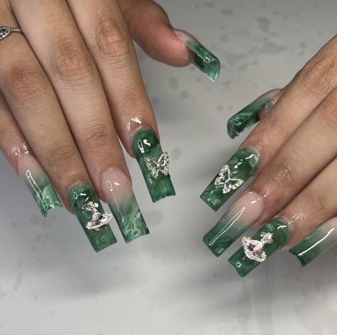 follow me Cute French Tip Nails Acrylic Medium Square, Y2k Nails Short Green, Medium Square Acrylic Nails Green, Acrylic Nails Tapered Square Medium, Shorties Nails Square Summer, Green Shorties Nails, Medium Square Acrylic Nails Y2k, Medium Acrylic Nails Summer, Medium Nail Designs Summer