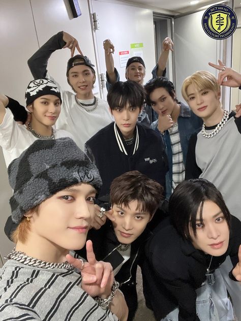 💫 on Twitter: "NCT 127 Kwangya Club post 🤍 https://t.co/kR4CnpkxDE" / Twitter Nct Group Photo, Nct Group, Nct Taeyong, Kpop Funny, Kpop Guys, Kpop Wallpaper, Baggy Jeans, Kpop Groups, A Group