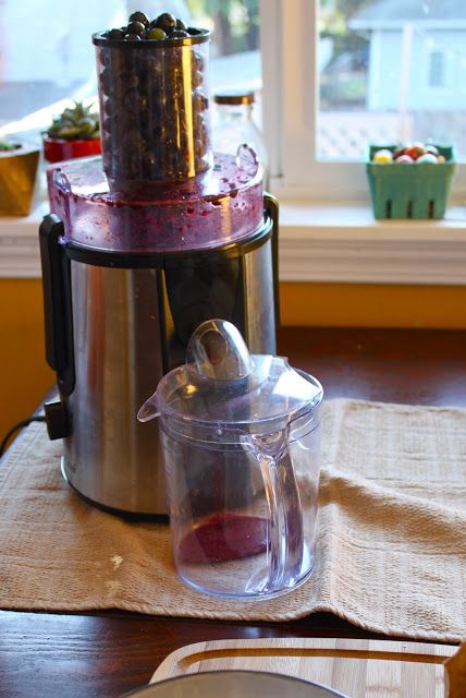 Grape Juice Recipe Juicer, How To Make Concord Grape Juice, Homemade Concord Grape Juice, Concord Grape Juice Recipe, Making Grape Juice From Fresh Grapes, Make Grape Juice, Can Grape Juice, Grape Wine Recipe, Concord Grape Wine Recipe