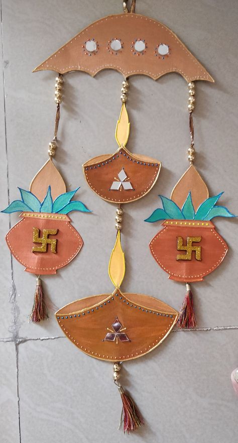 Diwali DIY - handmade wall hanging Handmade Diwali Decoration Items Diy, Diwali Decoration Items Diy, Handmade Diwali Decoration Items, Dandiya Decoration, Diwali Arts, Akash Kandil, Diwali For Kids, Diwali Lantern, Flower Crafts Kids