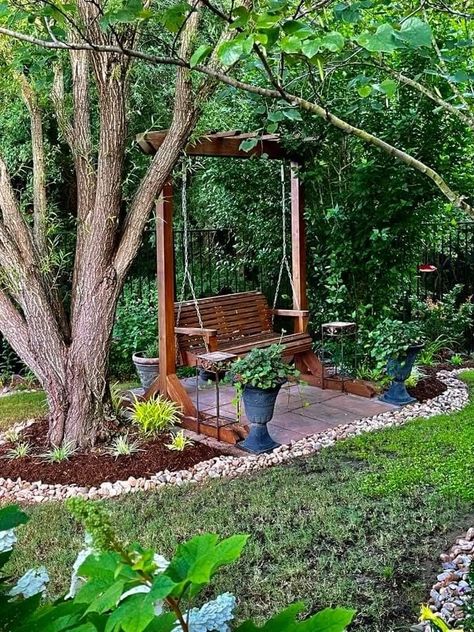 Feng Shui Backyard Ideas, Country Front Yard, Yard Sitting Area Ideas, Chevy Traverse, Farmhouse Look, Diy Backyard Landscaping, Charming Garden, Garden Yard Ideas, Outdoor Decor Backyard