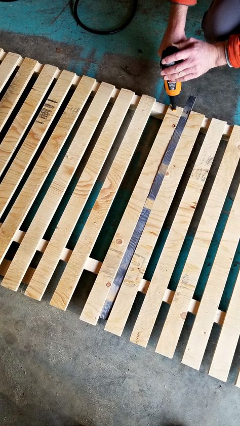 Modern DIY Vertical Slatted Deck Skirting (Sponsored by The Home Depot Canada) | Dans le Lakehouse Crawl Space Lattice, Easy Deck Skirting Ideas, Diy Deck Skirting, Deck Lattice, Mobile Home Skirting Ideas, Wood Skirting, Verandah Ideas, 1940 House, Lattice Deck