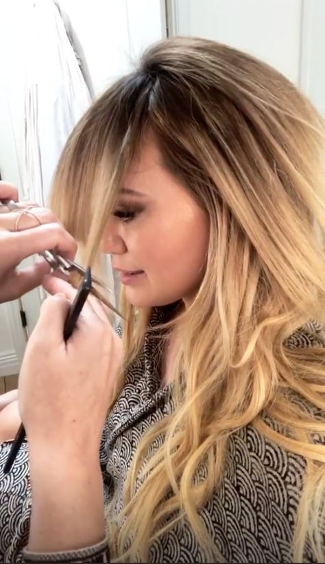 Image Hilary Duff Hair 2023, Long Feathered Bangs, Jlo Bangs, Feathered Bangs Long Hair, Hilary Duff Hairstyles, Hilary Duff Bangs, Hilary Duff Hair, Jlo Hair, Feathered Bangs