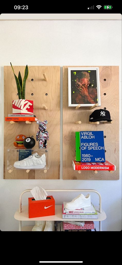 Ideas for my sneaker room Hype Room Ideas, Hypebeast Room Ideas, Hype Design, Hype Beast Bedroom, Sneaker Room, Bedroom Ideas For Men, Music Bedroom, Sneaker Displays, Bedroom Ideas For Small Rooms Cozy