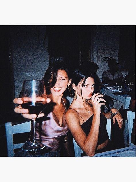 Aesthetic Nightclub, Kendall And Bella, Party Girl Aesthetic, Kendall Jenner Bella Hadid, Drink Drank Drunk, Turn Down For What, Cocktails Party, Club Scene, Party Hardy