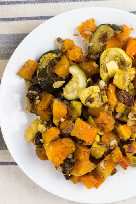 13 Easy Vegan Christmas Side Dishes - Vegan Holiday Recipes! Vegan Mashed Cauliflower, Squash Zucchini Recipes, Vegan Squash, Butternut Squash Side Dish, Roasted Zucchini And Squash, Oven Roasted Butternut Squash, Weekly Recipes, Food Sensitivity, Vegan Mashed Potatoes