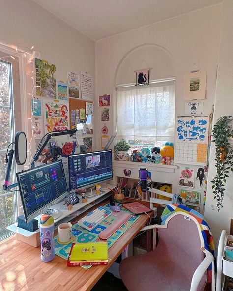 Art And Gaming Room, Cluttered Desk Drawing, Functional Room Ideas, Art Set Up, Chey Barton, Desk Set Up, Art Desk Setup, Desk Ideas Aesthetic, Cheyenne Barton