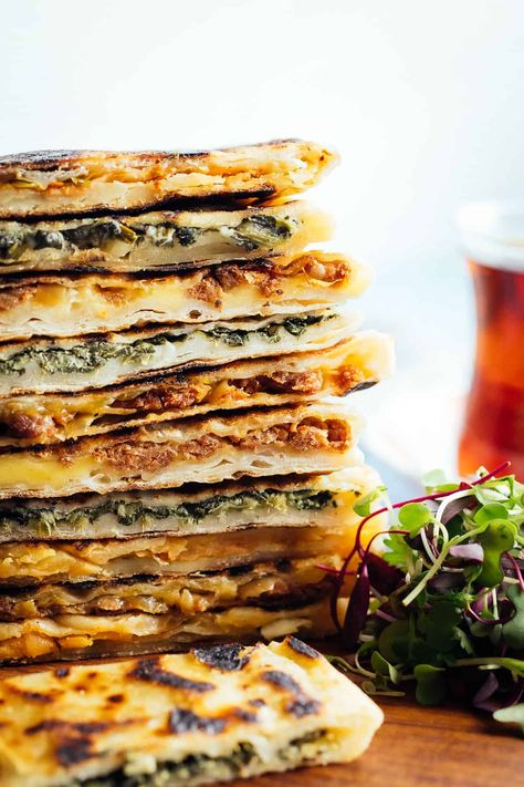 Gozleme Recipe, Turkish Flatbread, Meet Recipe, Spinach Feta, Whats For Lunch, Low Calorie Snacks, Spinach And Feta, Family Recipe, European Food