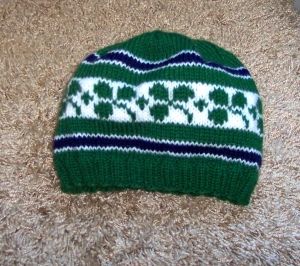 Ireland Rugby Hat Irish Knitting Patterns, Irish Knitting, Hand Knitted Throws, Small Knitting Projects, Preemie Hats, Ireland Rugby, Spool Knitting, Yarn Stash, Vintage Knitting Patterns