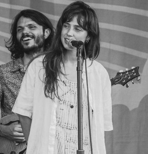 Clairo Hair, Clairo Aesthetic, Guitar, Hair