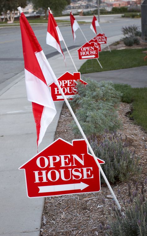 Open House Signs Display, Diy Open House Signs, Real Estate Signs Ideas, Open House Ideas Real Estate Set Up, Open House Ideas Real Estate, House Signage, Realtor Content, Decorating With Flags, Open House Ideas